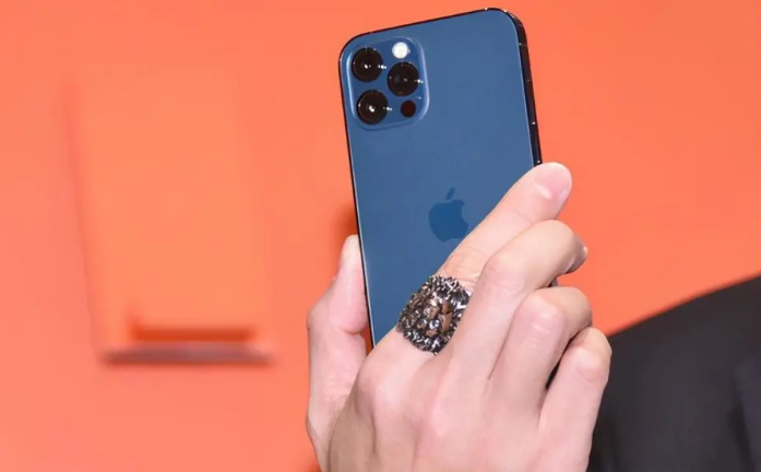 萨迦苹果手机维修分享iPhone12系列重启方法教程 